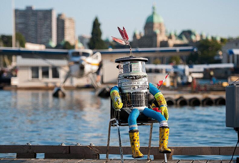 Der reiselustige Roboter &bdquo;hitchBOT&ldquo;.