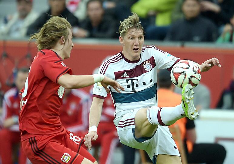 BASTIAN SCHWEINSTEIGER - NOTE 5 - Der Vize-Kapitän erhielt ein außerordentliches Lob von Guardiola &ndash; und durfte in Leverkusen nur ran, weil es Bundesliga war? Leistete sich ein paar Abspielfehler, etwas unkonzentriert. Verlor nach Foul von Rolfes einen Schuh. Eine gute Freistoß-Chance verpuffte, sah spät und unnötig Gelb (89.).