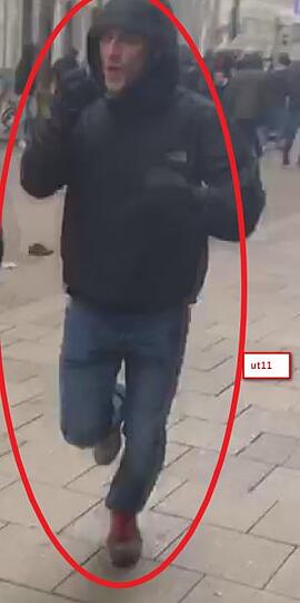 Mit diesen Fotos sucht die Polizei nach den Hooligans.
