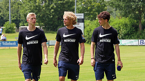Raphael Schifferl mit seinen neuen Teamkollegen Jesper Verlaat und Moritz Bangerter (v.l.n.r.)