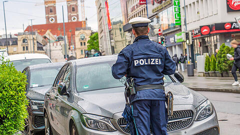 In vielen Teilen der Stadt ist es normal, dass Parken etwas kostet. Jetzt kommen neue Gebiete dazu, hat der Stadtrat beschlossen. Doch nicht alle Stadtviertel sind damit einverstanden.