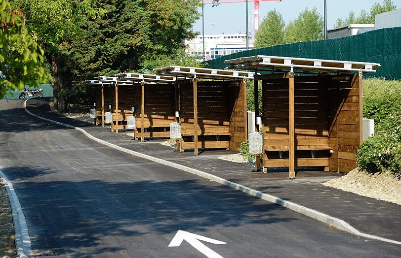 Irres Projekt in Zürich: In sogenannten Sex-Boxen gibt es jetzt spezielle Dienste nur für Autofahrer. Die Regeln für die Nutzung der Carports stehen auf Piktogrammen.