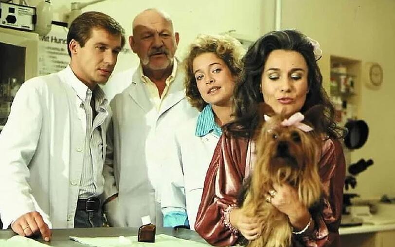 Als Dr. Nenner in "Ein Heim für Tiere" (derzeit im Heimatkanal zu sehen) schaffte Michael Lesch (links) seinen Durchbruch. Als Dr. Nenner in "Ein Heim für Tiere" (derzeit im Heimatkanal zu sehen) schaffte Michael Lesch (links) seinen Durchbruch.