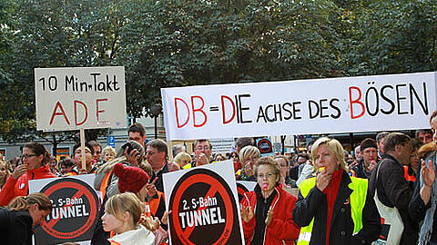 Demo gegen die zweite S-Bahn-Stammstrecke am Freitag am Orleansplatz: Das Projekt hat vor allem in Haidhausen viele Gegner.