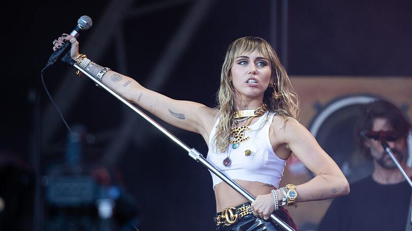 45 Prozent Fake-Follower: 61 Millionen unechter Profile sollen Miley Cyrus folgen.
