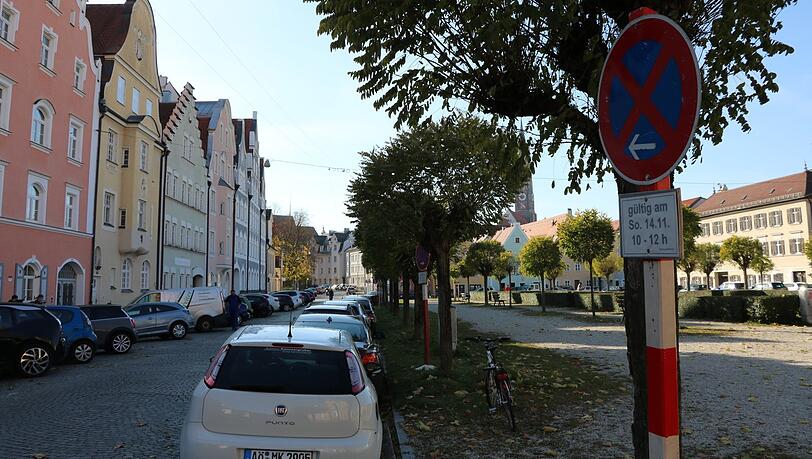 Falschparker müssen auch in Landshut künftig tiefer in die Tasche greifen. (Symbolbild)