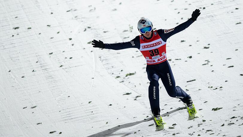 Kamil Stoch aus Polen in Aktion.