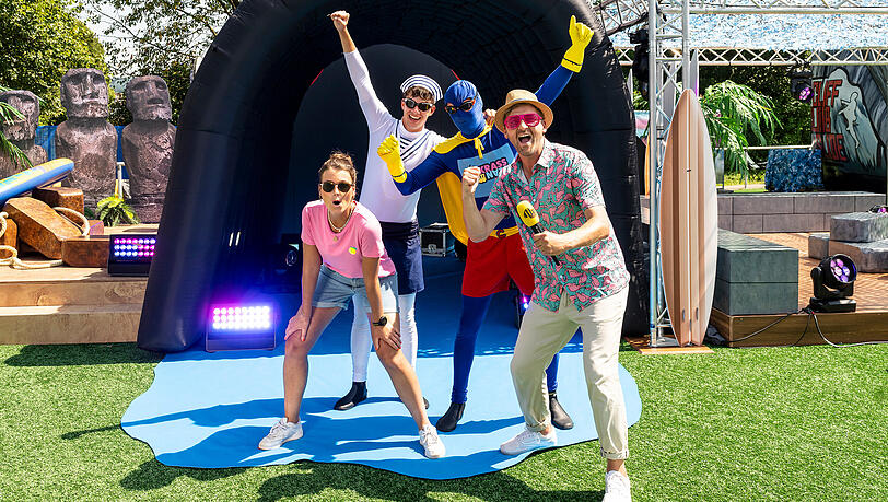 Laura Kn&ouml;ll (li.) stand seit 2021 f&uuml;r "Die Tigerenten Club Sommerspiele" und seit 2022 f&uuml;r den "Tigerenten Club" vor der Kamera.