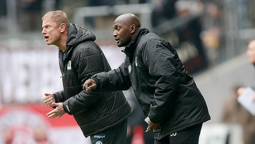 Das Trainer-Gespann an der Seitenlinie: Chefcoach Fröhling (l.) und Assistent Benjamin. Das Trainer-Gespann an der Seitenlinie: Chefcoach Fröhling (l.) und Assistent Benjamin.
