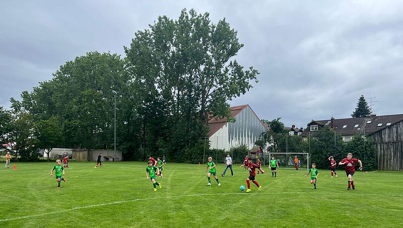 Die "Inklusianer vom See" sind ein Fußballteam, in dem Menschen mit und ohne Behinderung spielen. Die "Inklusianer vom See" sind ein Fußballteam, in dem Menschen mit und ohne Behinderung spielen.