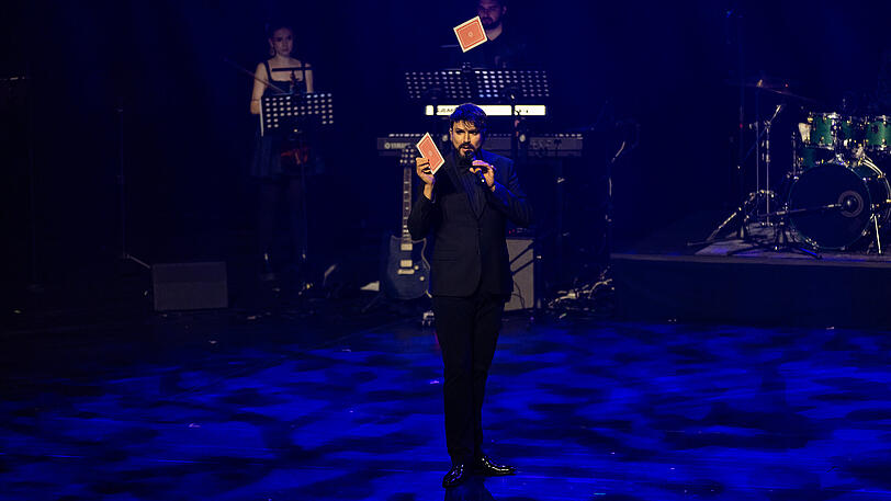 Die Karten spielen bei "Freunde im Schattenreich" aus "Küss den Frosch" eine wichtige Rolle. Die Karten spielen bei "Freunde im Schattenreich" aus "Küss den Frosch" eine wichtige Rolle.