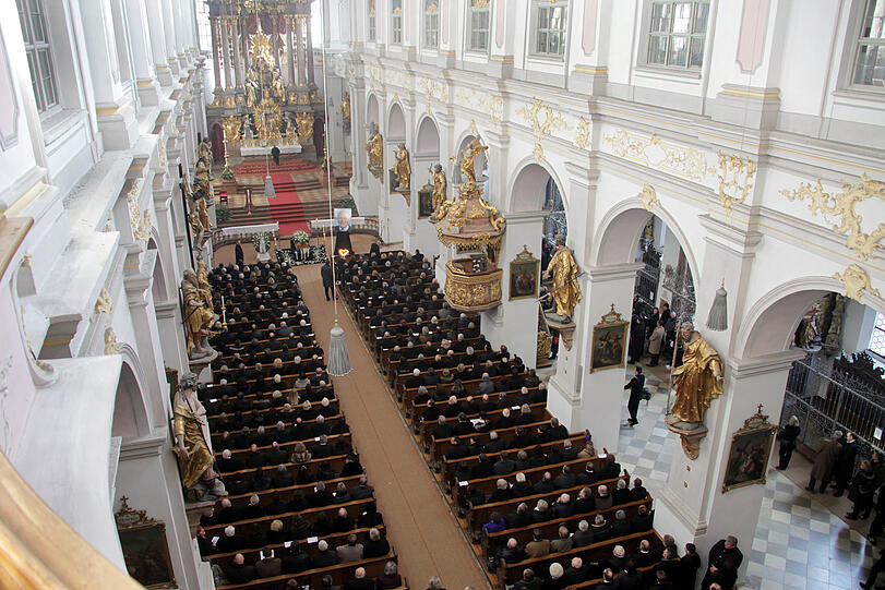 Trauerfeier für einen ganz Großen: Familie, Freunde und Bekannte trauern um Hermann Haberl