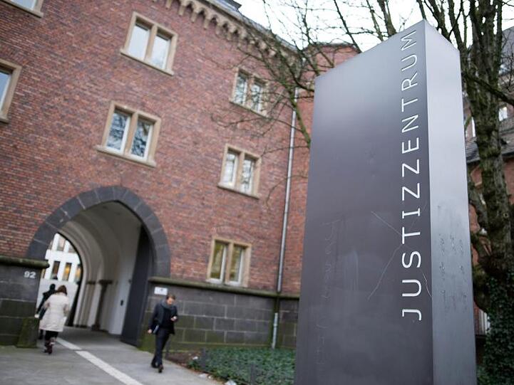 Das Verwaltungsgericht Aachen hob das Ausreiseverbot gegen den 35-jährigen Syrer auf.