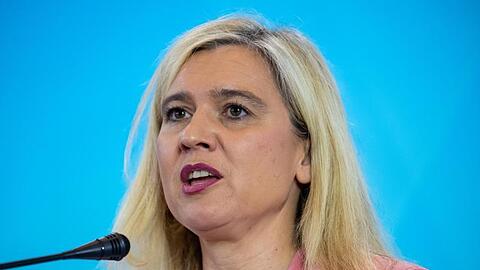 Melanie Huml (CSU) nimmt an einer Pressekonferenz teil. Foto: Sven Hoppe/dpa/Archivbild