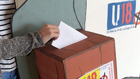 Die U18-Wahl soll in diesem Jahr erstmals in Bayern auch digital stattfinden. Klassische Wahllokale wird es aber ebenso geben. (Symbolbild)