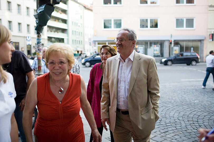 Dienstag ist Ruhetag in Gertis &bdquo;Fraunhofer Schoppenstube&ldquo;. Normalerweise. Doch gestern Abend sperrte die Wirtin ausnahmsweise auf. Schließlich hatte sich hoher Besuch angesagt: OB Christian Ude. Sehen Sie hier die Bilder.