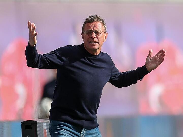 Hadert mit der Handspiel-Regelung im Strafraum: Leipzigs Trainer und Sportdirektor Ralf Rangnick.