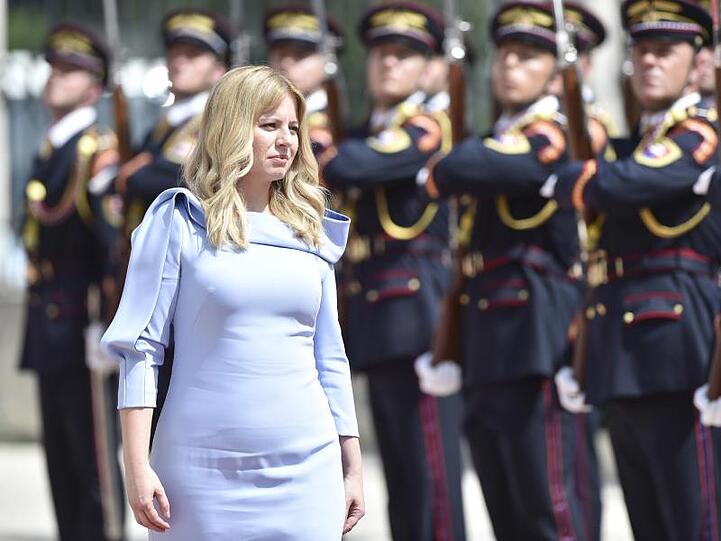 Von großen Hoffnungen begleitet tritt Zuzana Caputova ihr Amt als Präsidentin der Slowakei an. Die erste Frau an der Staatsspitze ist pro-europäisch und liberal.