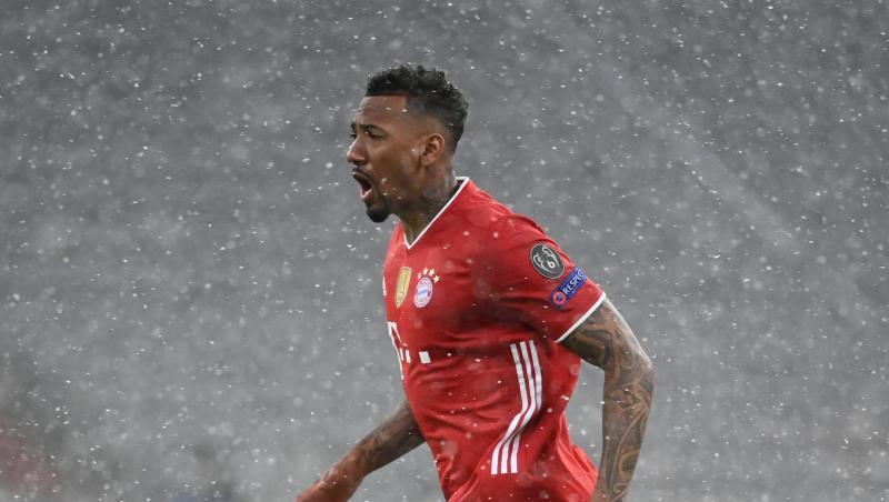 Münchens Jerome Boateng läuft über den Platz.
