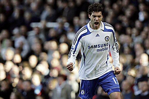Jubelpose: Viertes Saisontor für Michael Ballack