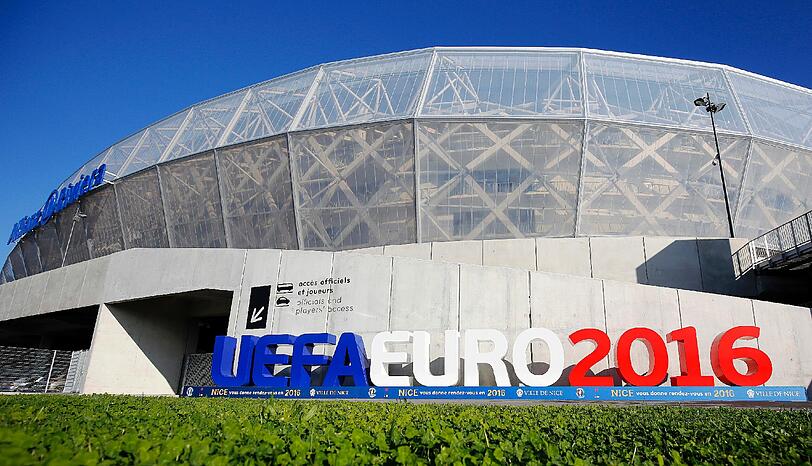 Nizza (drei Gruppenspiele, ein Achtelfinale): Stade de Nice.