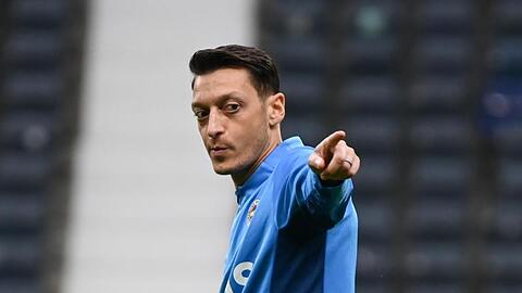 Gegen Eintracht Frankfurt in der Startelf von Fenerbahce Istanbul: Mesut Özil.