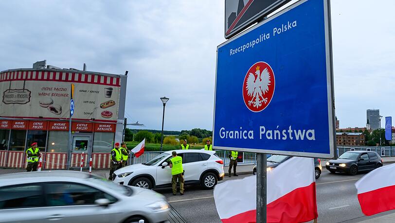 Polen ist seit einigen Jahren beliebtes Ziel für deutsche Industrieunternehmen. (Archivbild) Polen ist seit einigen Jahren beliebtes Ziel für deutsche Industrieunternehmen. (Archivbild)