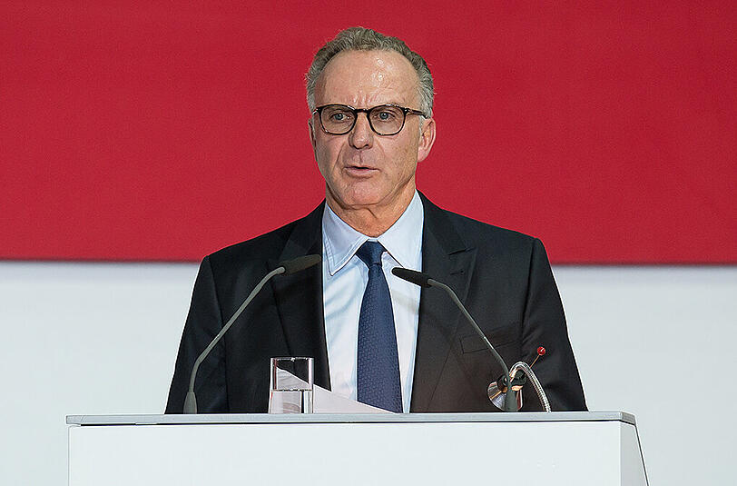 27. November - Mitgliederversammlung: Bayern-Boss Karl-Heinz Rummenigge spricht von der "vielleicht besten Zeit des FC Bayern in seiner 115-jährigen Geschichte" und verkündet einen Umsatz von 523,7 Millionen Euro.