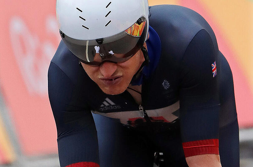 Zwei Tage vor dem Ende der Spanien-Rundfahrt hat der Gesamtführende Nairo Quintana viel Zeit gegenüber seinem Verfolger Christopher Froome (Foto) eingebüßt.