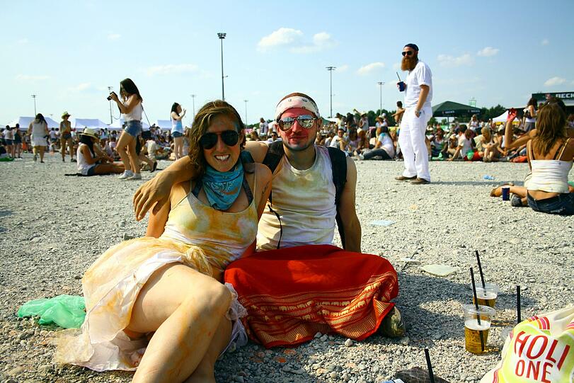 Bunter geht nicht: Das Holi One Color Festival in Riem. Die Bilder.