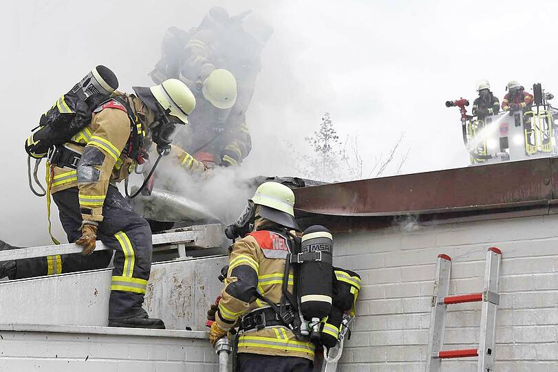 Die Bilder vom Feuerwehreinsatz in Ottobrunn.