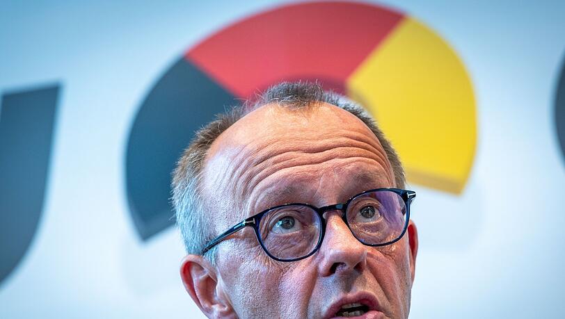 Der CDU-Vorsitzende Friedrich Merz gerät wegen Äußerungen zu einer Kooperation mit der AfD unter Druck.