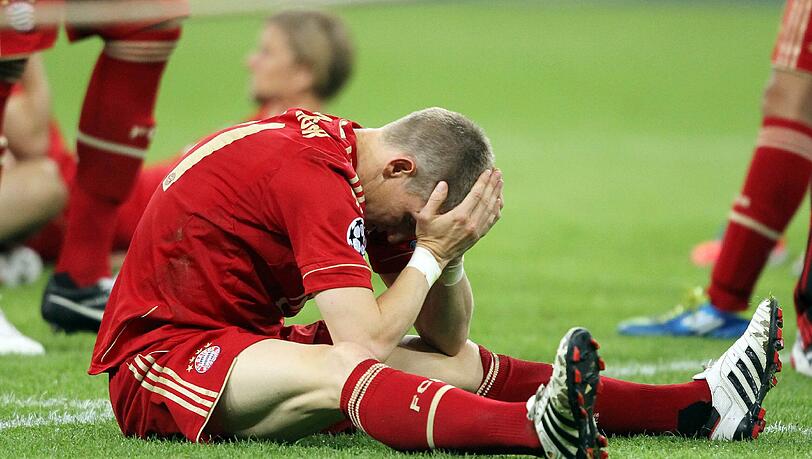 Bastian Schweinsteiger beim Finale dahoam. Der Schock sitzt tief. Bastian Schweinsteiger beim Finale dahoam. Der Schock sitzt tief.