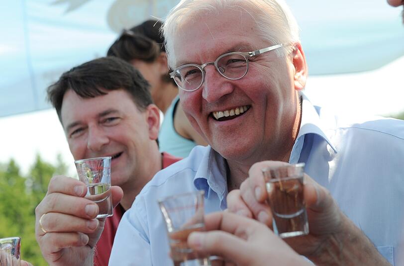 "Rituale, nicht enden wollende Abendessen, in Russland auch mit Wodka" - das gehört laut Frank-Walter Steinmeier nicht mehr zum Alltag eines Außenministers.