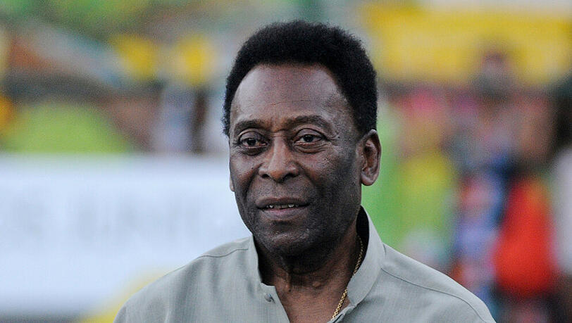Fußball-Idol Pelé soll angeblich gesundheitliche Schwierigkeiten haben. Fußball-Idol Pelé soll angeblich gesundheitliche Schwierigkeiten haben.