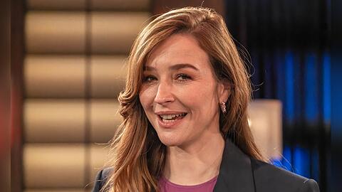 Katrin Bauerfeind übernimmt die Moderation des Jahresrückblicks "Der Comedygipfel - Das Jahr 2025" auf ProSieben.