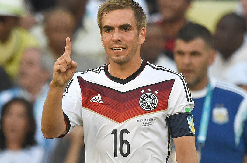 Philipp Lahm: Weltmeister! Note 1:  Der Kapitän als Vorbild! Ständiger Antreiber auf rechts. Fand mit seinen Eingaben selten Abnehmer. Nach hinten wenig beschäftigt, passte aber immer auf.