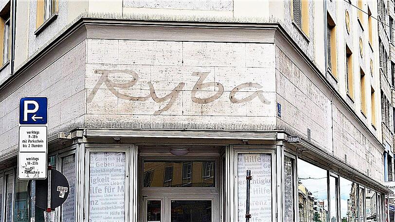 Über dem alten Laden von Ryba-Kahns Großeltern am Hauptbahnhof ist noch der Schriftzug "Ryba" zu erkennen.