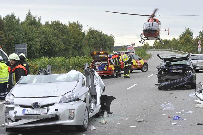 Mit dem Rettungshubschrauber musste das Rentnerpaar in die Klinik gebracht werden.