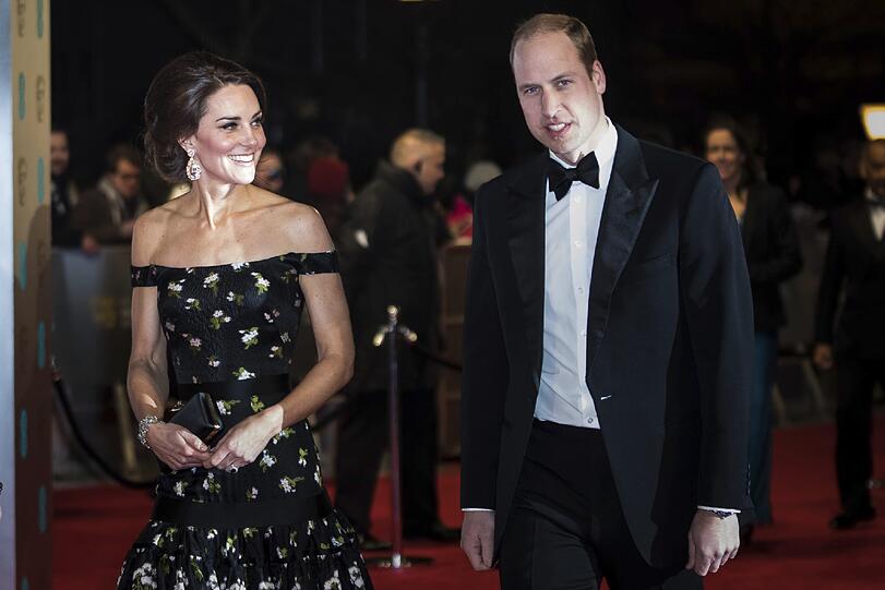 Sie lächelt ihn an: Herzogin Catherine und Prinz William