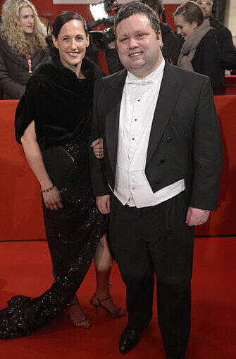 Hört, hört: Auch Sänger Paul Potts besuchte den Ball. Die Oper hat den früheren Handy-Verkäufer ja bekanntlich groß gemacht.