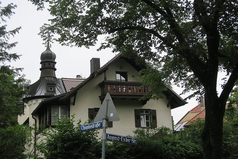 Die großbürgerliche Villa an der Ecke August-Exter-/Chopinstraße.