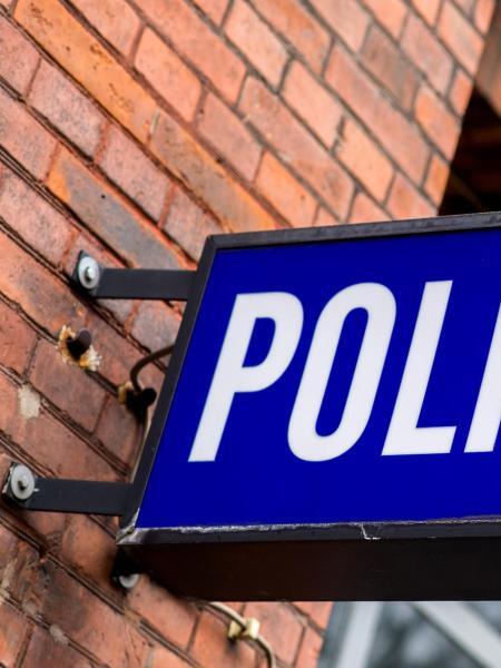 Am Tag danach zeigten die Opfer der Attacke den Vorfall in einer Polizeiinspektion an, das Kommissariat 44 ermittelt in dem Fall. (Symbolbild)