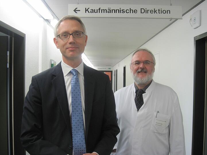 6,5 Millionen Euro Verlust: Am LMU-Klinikum planen der Kaufmännische Direktor Gerd Koslowski und der Ärztliche Direktor Burkhard Göke Einsparungen.
