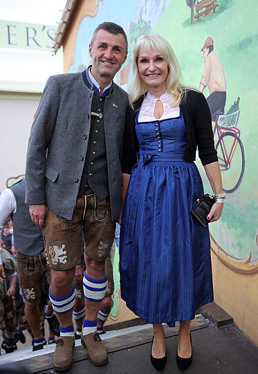 Die Löwen beim traditionellen Wiesn-Besuch im "Himmel der Bayern", dem Hacker-Pschorr-Festzelt.