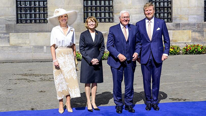 Willem-Alexander (r.) und Máxima (l.) nahmen Frank-Walter Steinmeier und Elke Büdenbender in Empfang. Willem-Alexander (r.) und Máxima (l.) nahmen Frank-Walter Steinmeier und Elke Büdenbender in Empfang.