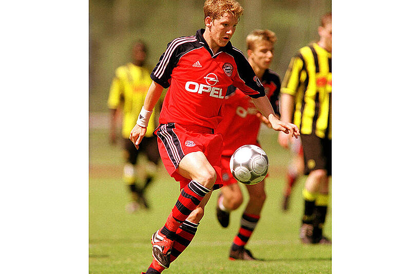 Bereits in der Jugend wechselt der gebürtige Oberaudorfer zum großen FC Bayern. Schon früh, wie hier beim Endspiel um die B-Jugend-Meisterschaft kommt es bereits zu Duellen mit Borussia Dortmund