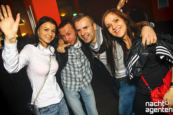 Die besten Partybilder vom Samstag. Hier aus der Nachtgalerie.