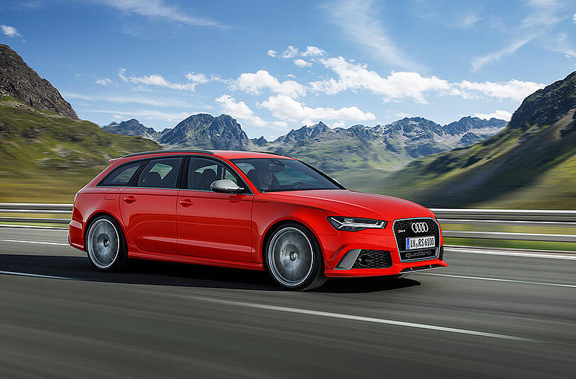 Einen RS 6 Avant 4.0 TFSI quattro tiptronic performance fahren neben Manuel Neuer auch noch ...