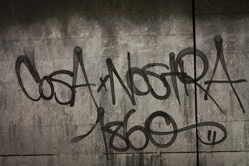 Aber es gibt ja noch zahlreiche andere Wandgemälde der "Cosa Nostra".